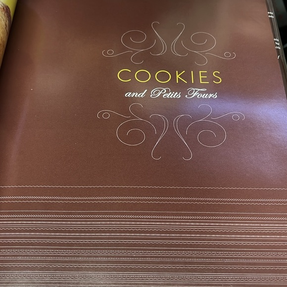 Chocolate & Pastry Cookbook - Picture 6 of 9